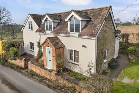 Acton Beauchamp, Worcester 3 bed detached house for sale