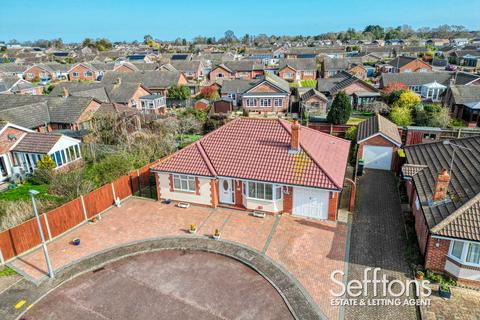 Plumbly Close, North Walsham, Norfolk 3 bed bungalow for sale