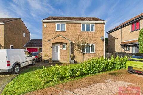 White Horse Close, Seamer, Scarborough 3 bed link detached house for sale