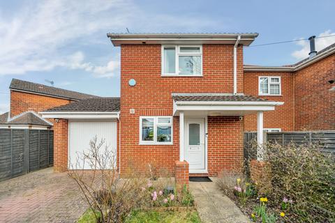 Milton Road, Eastleigh, Hampshire, SO50 2 bed detached house for sale