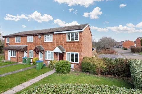 Sharp Close, Aylesbury 2 bed end of terrace house for sale