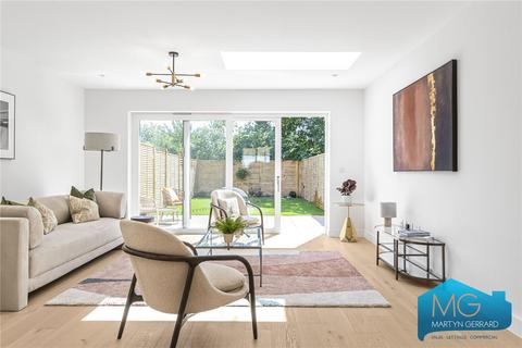 Melrose Mews, London, N14 3 bed terraced house for sale