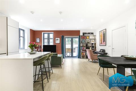 Holden Road, London, N12 2 bed apartment for sale