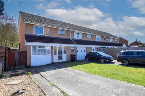 Downside Close, Blandford Forum 3 bed end of terrace house for sale