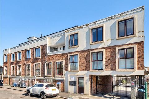 Suffolk Road, London, SE25 2 bed apartment for sale