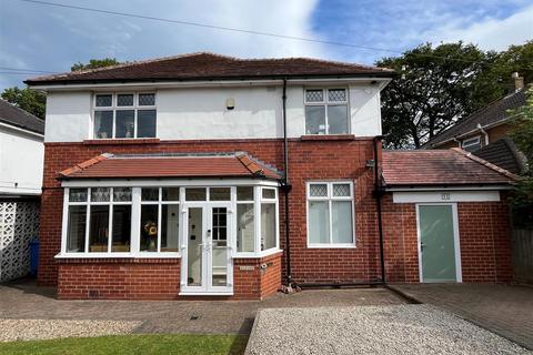 Lady Ediths Avenue, Scarborough 4 bed detached house for sale