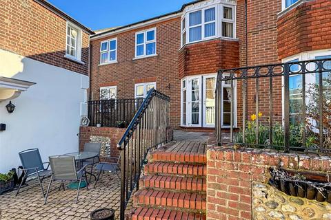 Goda Road, Littlehampton BN17 2 bed apartment for sale