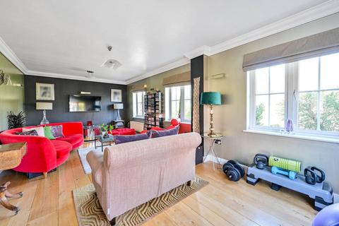 Oakdene Place, Guildford, GU3 4 bed detached house for sale