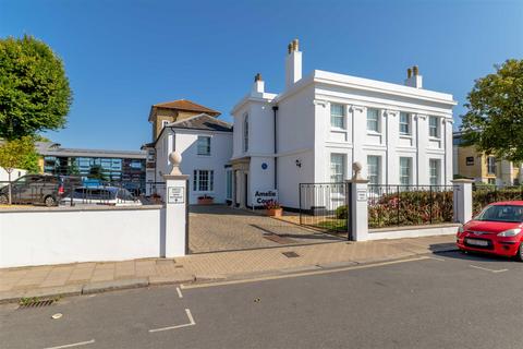 Union Place, Worthing 2 bed retirement property for sale
