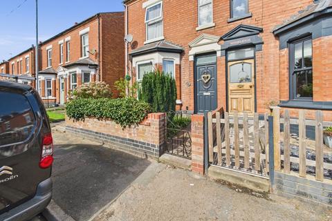 Nelson Road, Worcester... 3 bed semi