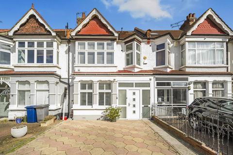 Finchley,  London,  N12 2 bed maisonette for sale