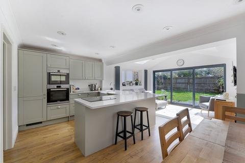 Monarch Terrace, West Malling ME19 4 bed semi