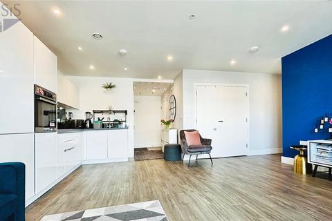 Fairfield Avenue, Surrey TW18 2 bed apartment for sale