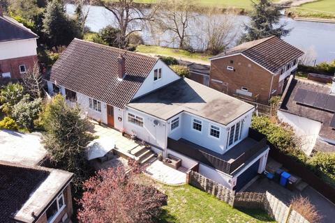 The Dingle, Stapenhill... 4 bed detached bungalow for sale