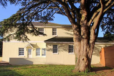 Ash Hill Road, Torquay, TQ1 3JB 4 bed semi