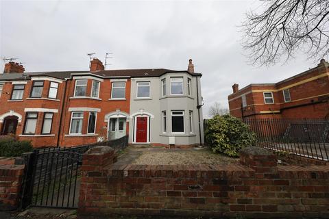 Beverley Road, Hull 3 bed end of terrace house for sale