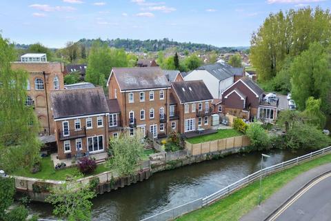 Penstock Mews, Godalming GU7 3 bed terraced house for sale
