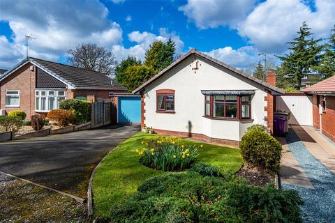 29 Finchdene Grove, Finchfield... 2 bed detached bungalow for sale