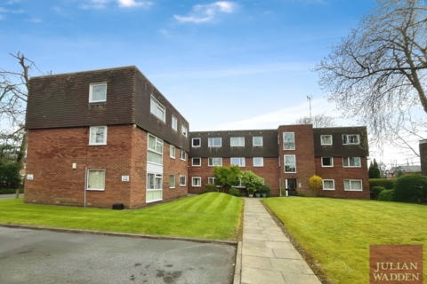 Bramhall Lane, Davenport, Stockport, SK3 2 bed flat for sale