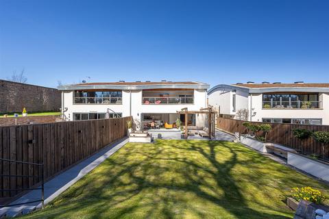 Heritage Gardens, High Gosforth Park... 4 bed semi