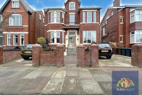 Liverpool Road, Southport PR8 3 bed apartment for sale