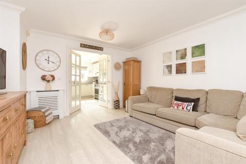 Furze Close, Horley RH6 3 bed end of terrace house for sale