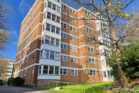 Park Royal, Montpelier Road, Brighton 2 bed apartment for sale