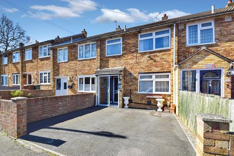 Silverweed Road, Chatham, ME5 2 bed terraced house for sale