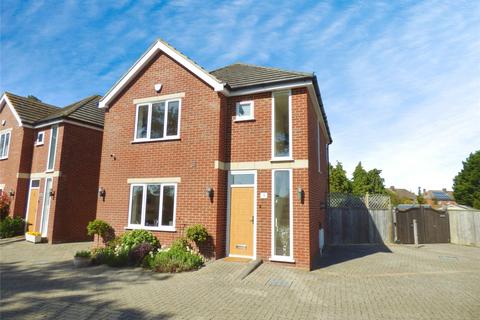 The Crescent, Netley Abbey, Southampton 3 bed detached house for sale
