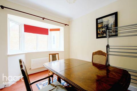 High Ridge, Ashford 4 bed detached house for sale