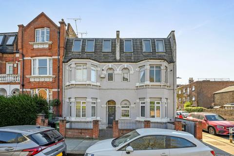 Bagleys Lane, Fulham, London SW6 2AR 2 bed flat for sale