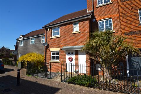 Giffard Lane, Fleet GU51 3 bed terraced house for sale