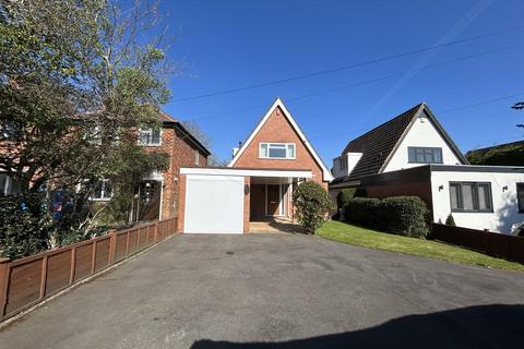 Shawhurst Lane, Hollywood 2 bed detached house for sale