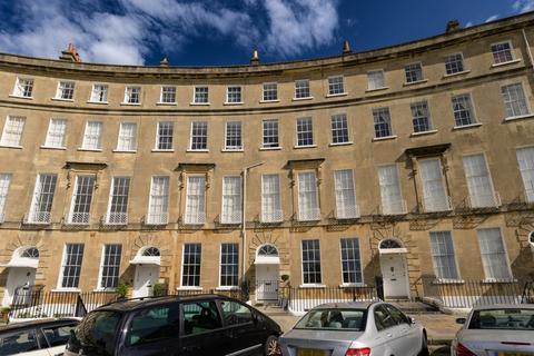 Cavendish Crescent, Bath, BA1 3 bed apartment for sale