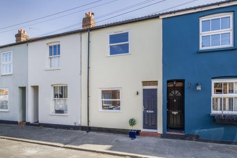 Glencoe Road, Weybridge, Surrey, KT13 2 bed terraced house for sale