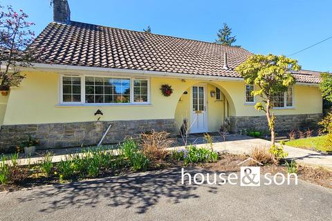 Cedar Avenue, St. Leonards, Ringwood... 3 bed detached bungalow for sale