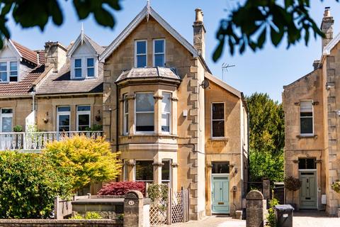 Combe Park, Bath 1 bed ground floor flat for sale