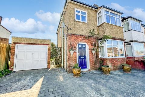 Markham Road, Luton, Bedfordshire... 3 bed semi