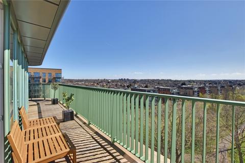 Ottley Drive, Blackheath, London, SE3 2 bed penthouse for sale