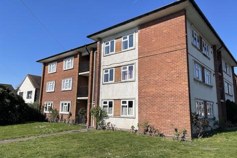 2 bedroom ground floor flat for sale