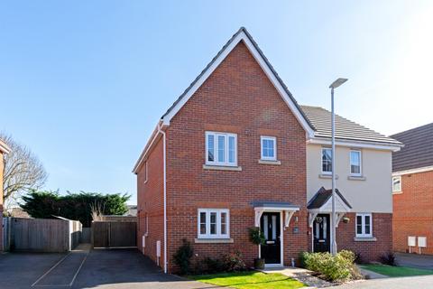 Maple Close, Bishop's Stortford CM22 3 bed semi