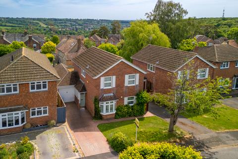Ford Way, High Wycombe HP13 4 bed detached house for sale