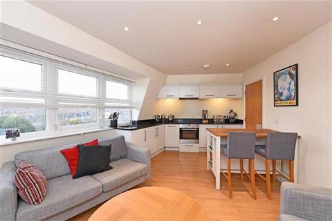 Durnsford Road, Wimbledon Park, SW19 2 bed apartment for sale