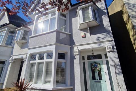 4 bedroom end of terrace house for sale