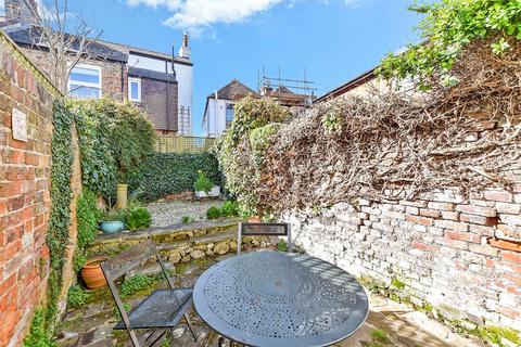 Chapel Street, Hythe CT21 2 bed terraced house for sale