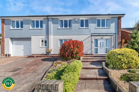 Dunniwood Avenue, Bessacarr, Doncaster 6 bed detached house for sale