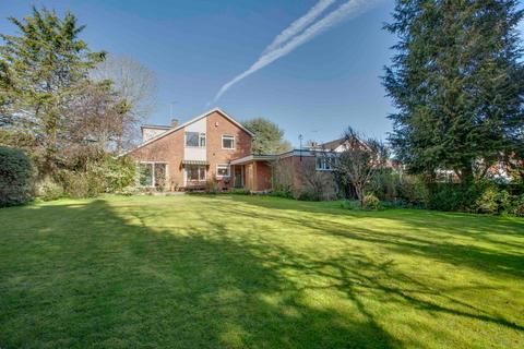 Willow Chase, High Wycombe HP15 4 bed detached house for sale