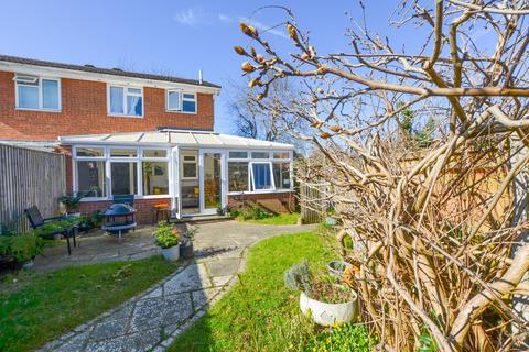 Quinnell Drive, Hailsham, East... 2 bed semi