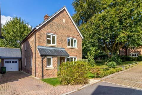 Thornton Close, Alresford 4 bed detached house for sale