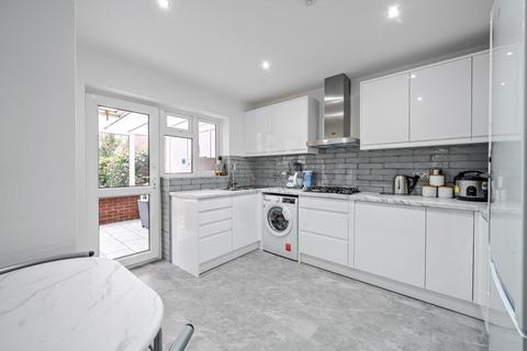 Barnhill Avenue, Bromley, Kent, BR2 3 bed semi